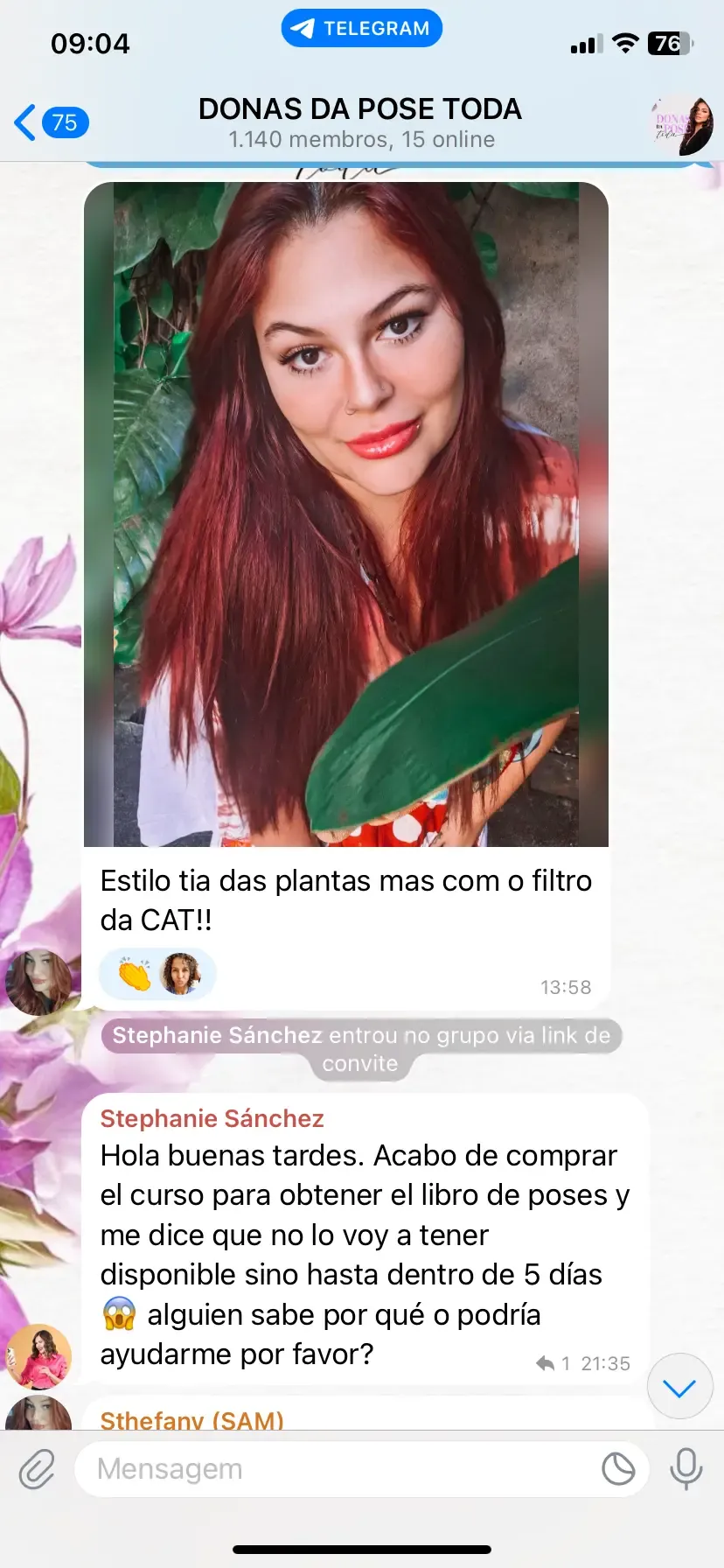 Print do grupo: aluna mostra uma selfie entre plantas com o filtro da Cat